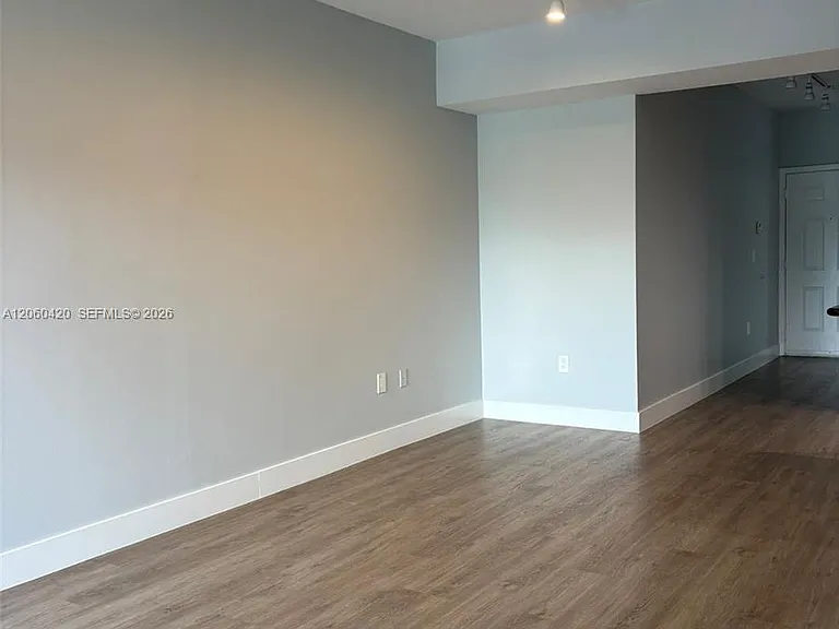 2100 Greenview Shores Blvd #513 — Photo 14