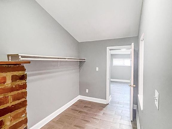 4th image of 1434 Light St