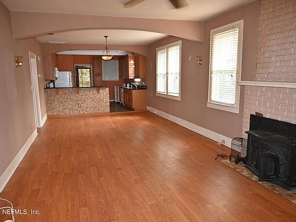 5th image of 1207 CHERRY Street