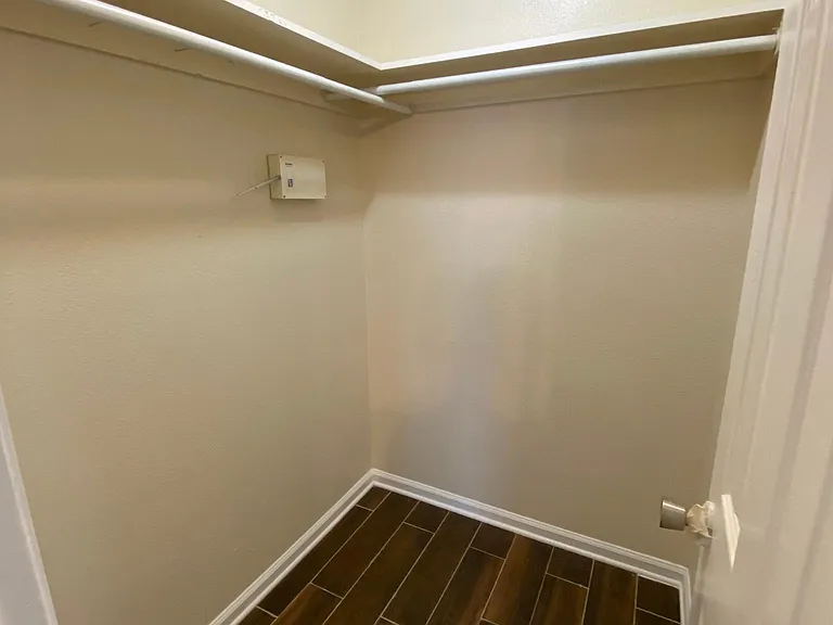 10727 Green Lake Dr — Photo 19