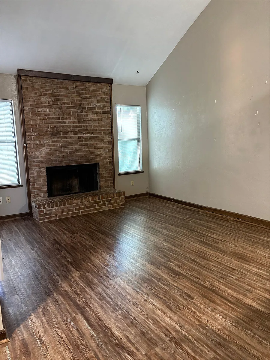 Building Photo - 3743 Donovan Dr #B