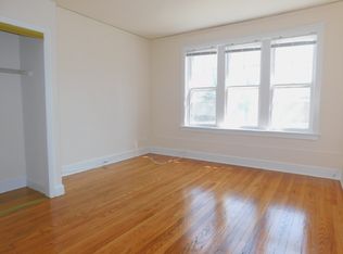625 11th St APT 2, Wilmette, IL 60091