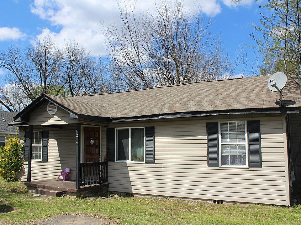 1st image of 819 E East St