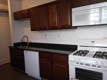 5th image of 7119 S Merrill Ave #3N