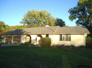 325 Riverside Dr, Waterloo, NE 68069
