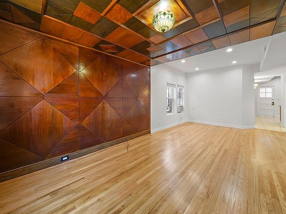 4th image of 820 N Francisco Ave