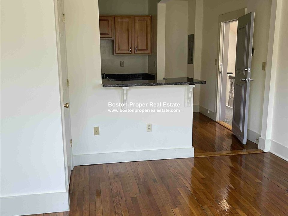 55 Queensberry St. #11 Boston - Fenway Unit Photo 5