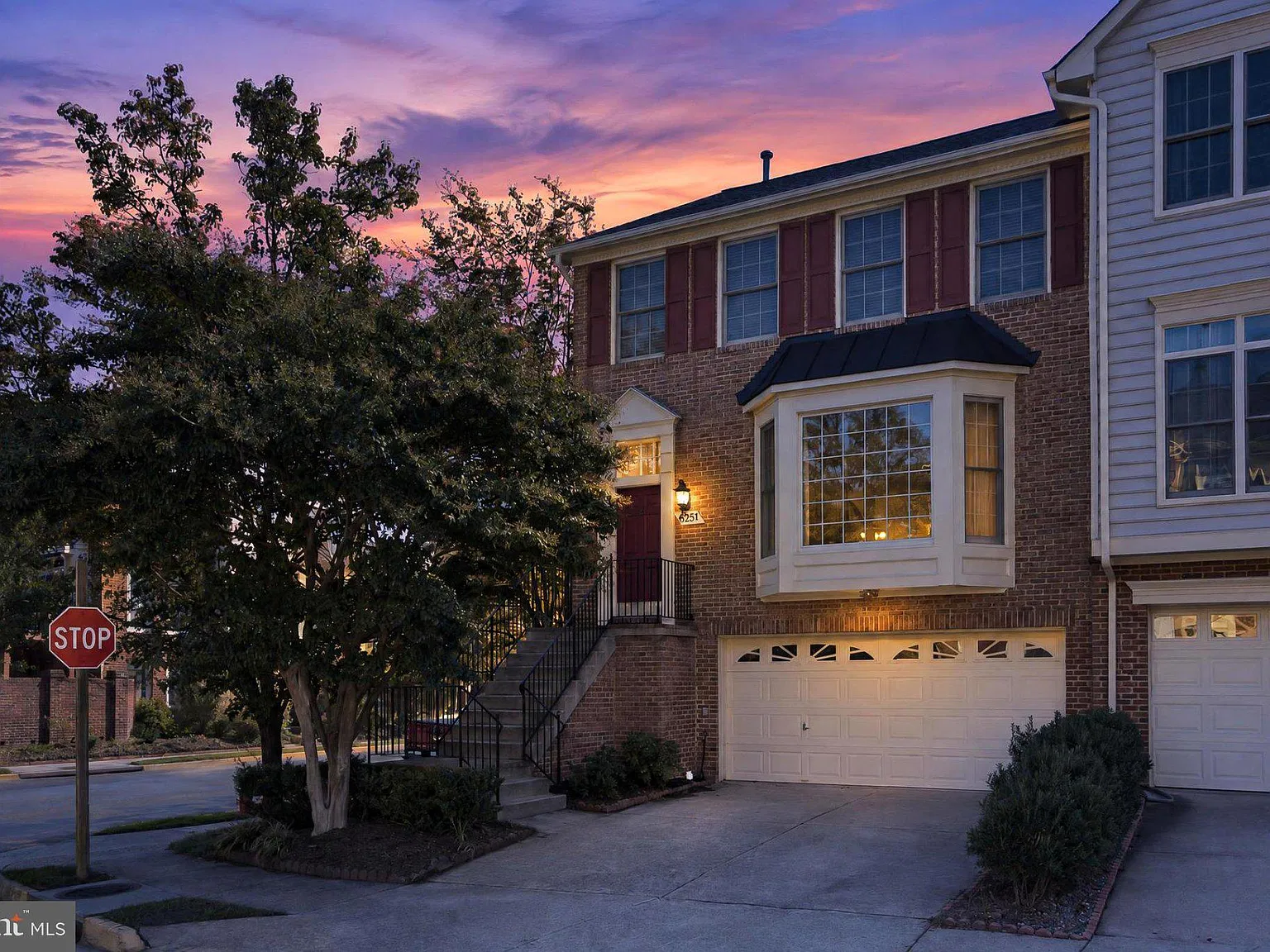 3 bed, 3.5 bath, 3151 sqft, $4,250 — Photo 1
