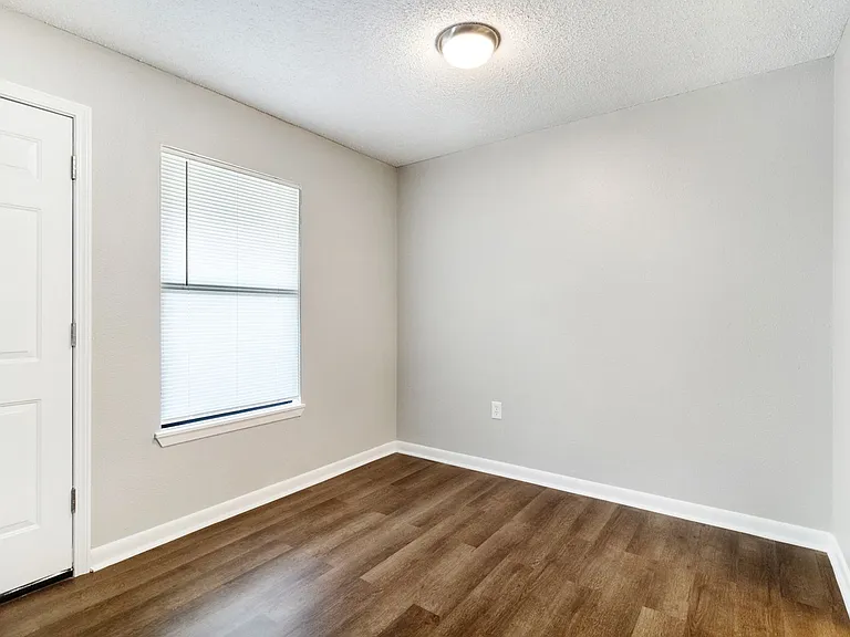 County View Apartments — Photo 14