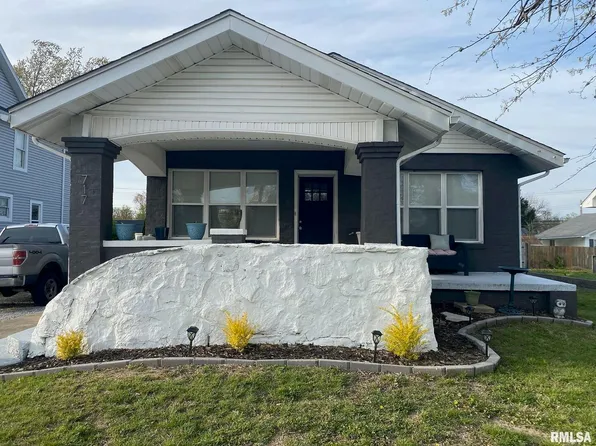 717 E Main St, Benton, IL 62812