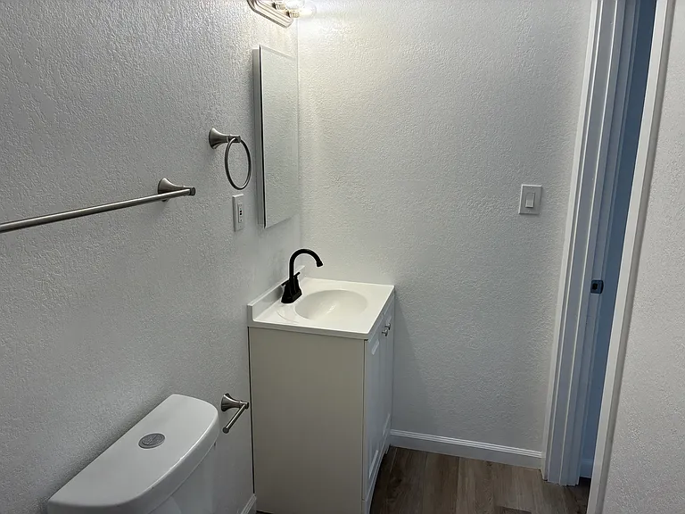430 S Washington St — Photo 11