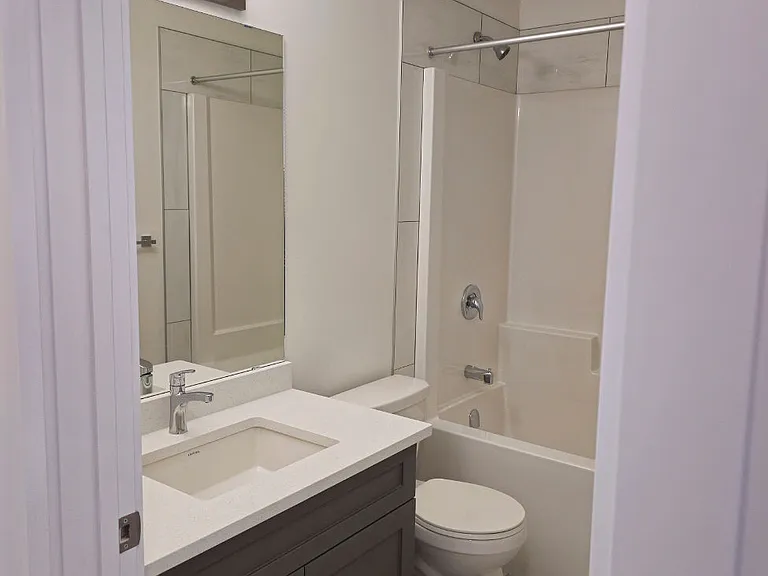 63 Fenwyck Blvd — Photo 15