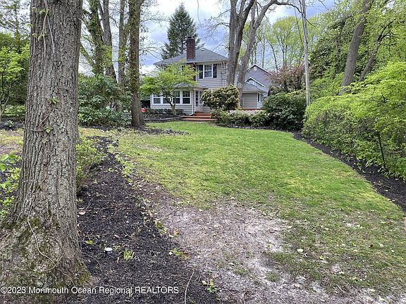 5th image of 210 Lincoln Dr