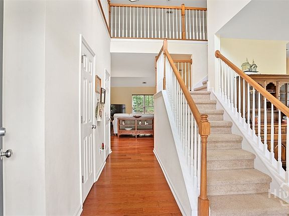 5th image of 165 Regency Circle