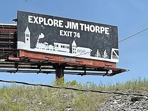 5 MINUTES FROM JIM THORPE