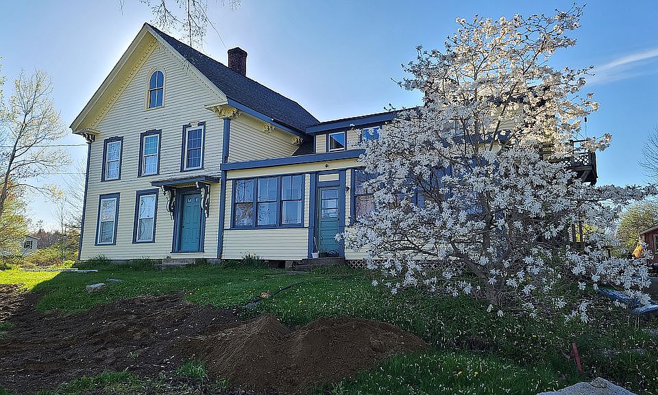  Front of house from road.
