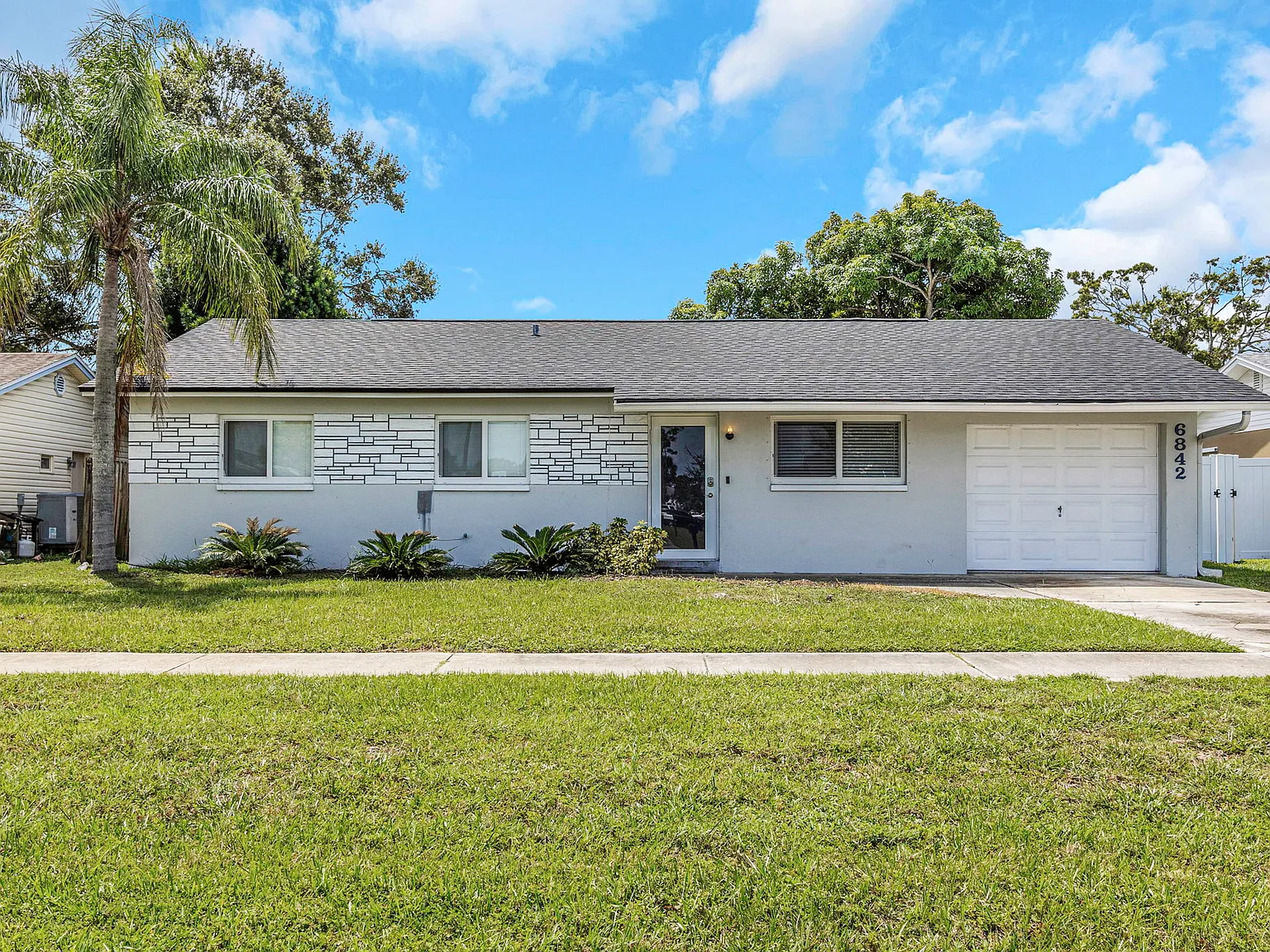 4 bed, 1242 sqft, $3,500 — Photo 1