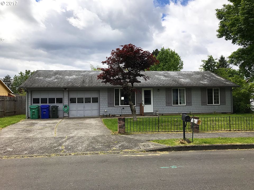 1st image of 125 NE Robin Way