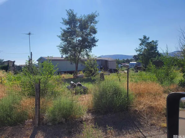 5180 Shoshone Dr, Stagecoach, NV 89429