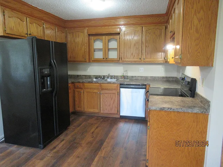 3590 Oleander Dr — Photo 4