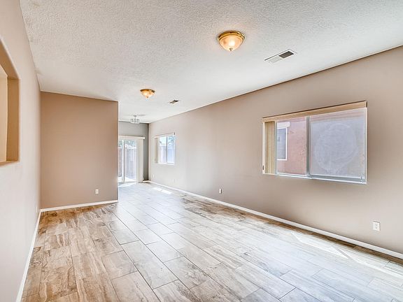 4th image of 24 Sunset Canyon Ln