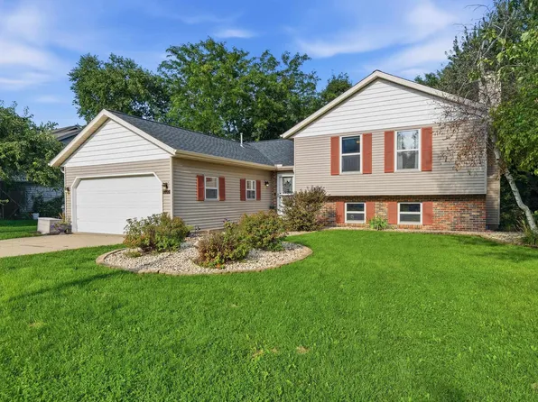 1707 Norse Pkwy, Stoughton, WI 53589
