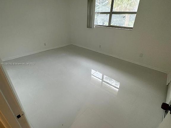 2nd image of 610 SE 2nd Ave APT L26