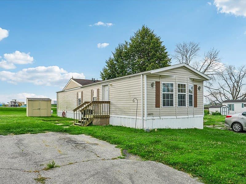 1st image of 6930 NE 56th St #25A