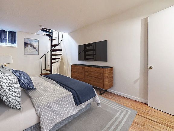 3rd image of 64 W 85th St