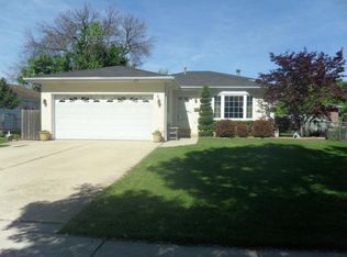 412 Sunnyside Ave, Itasca, IL 60143