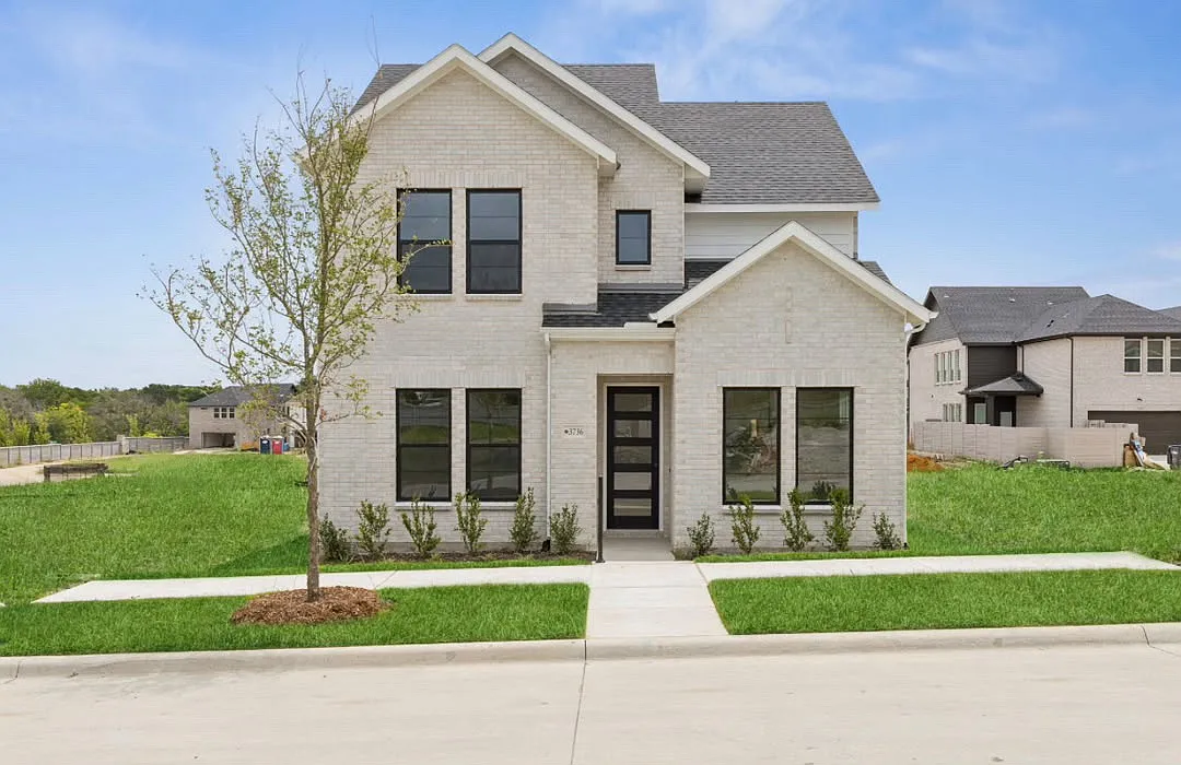 4 bed, 2417 sqft, $3,350 — Photo 1