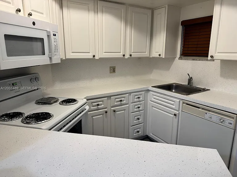 8333 Lake Dr #102 — Photo 10