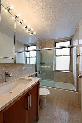4th image of 154 E 29th St #808