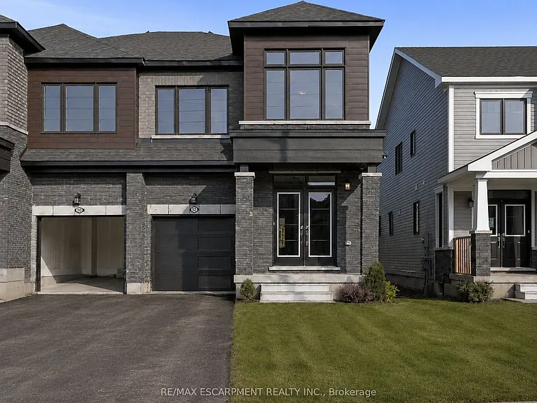 12 Blackberry Ln — Photo 1