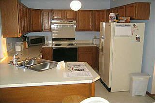 4th image of 913 Cade Ct