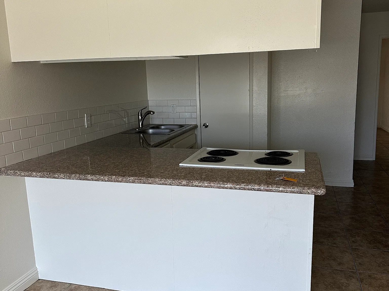 2 bed, $1,695 — Photo 2