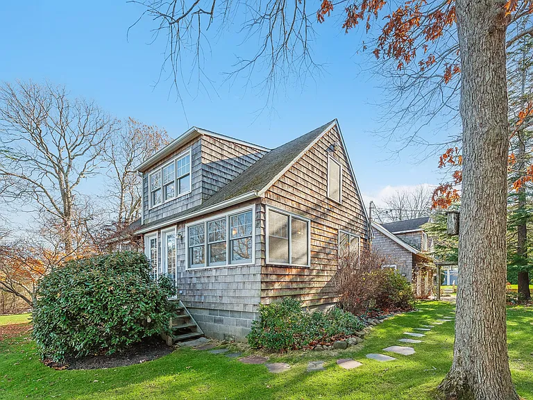 34 Maple Ln — Photo 2