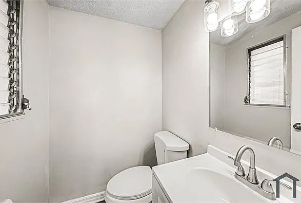 5608 E 29th Ave — Photo 23