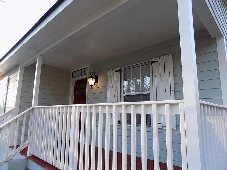 1128 Carnegie Ave — Photo 3
