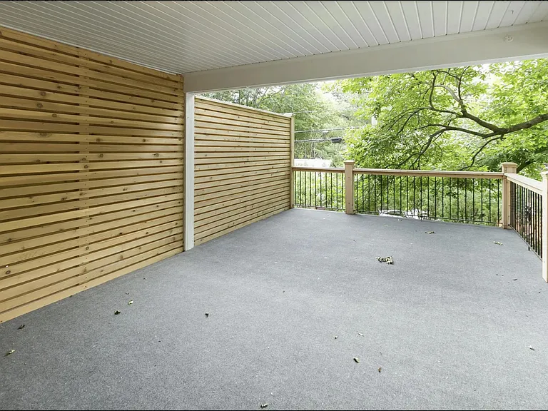 1200 Lakeview Ave S — Photo 10