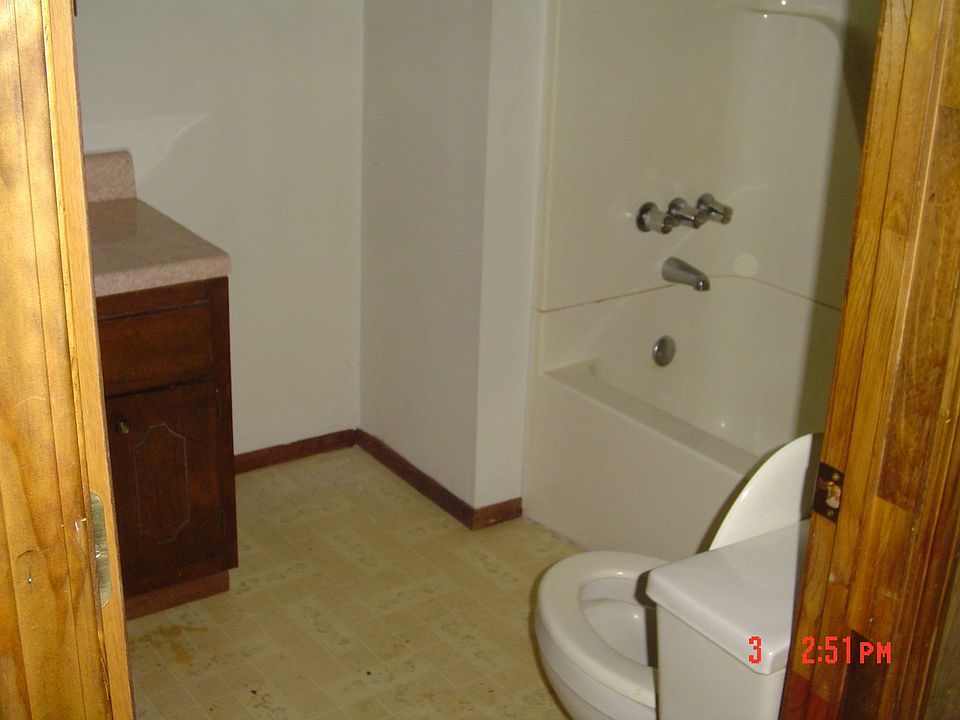 2nd image of 308 Benjamin St