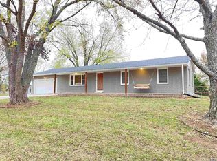 6148 SE Shawnee Dr, Berryton, KS 66409