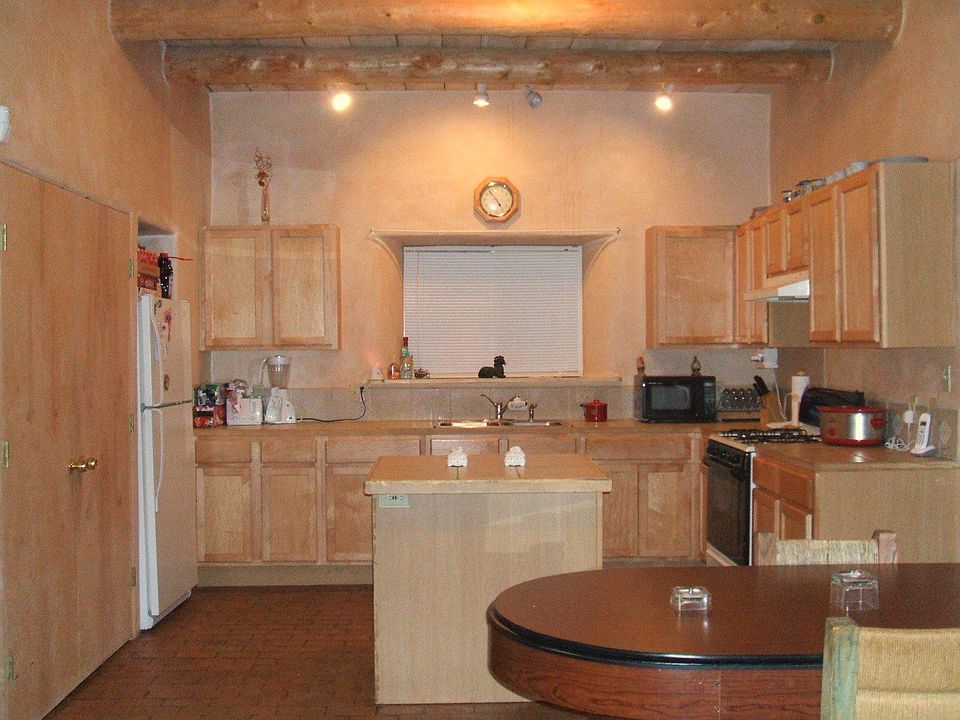 2nd image of 496 Sunset Rd