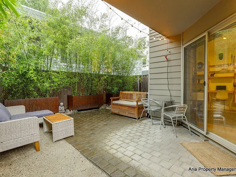 163 SE 13th Ave — Photo 24