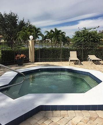 5th image of 8256 Charter Club Cir Unit 4