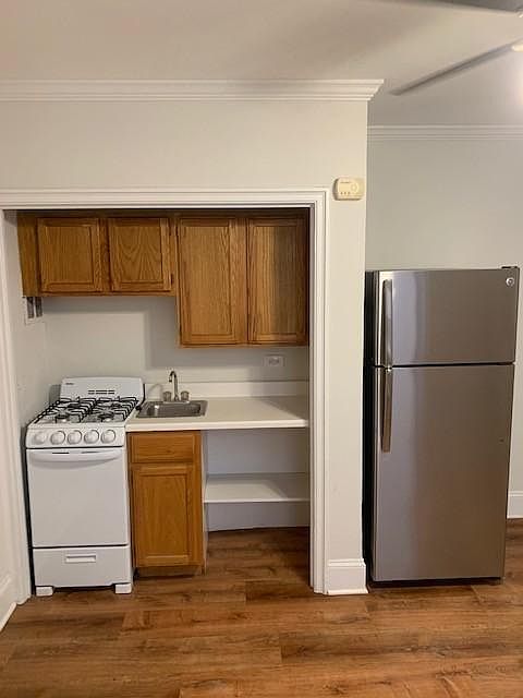 1st image of 2119 N Sedgwick St APT A2