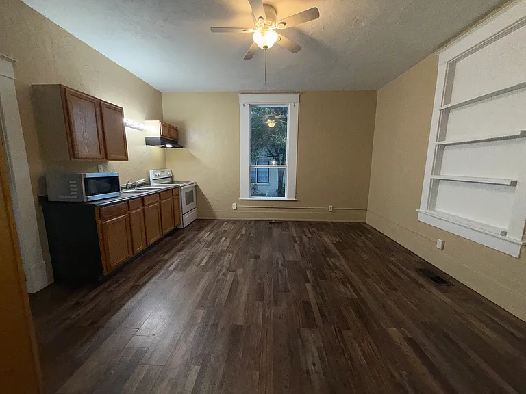 1315 N Bois D Arc Ave #1 — Photo 7