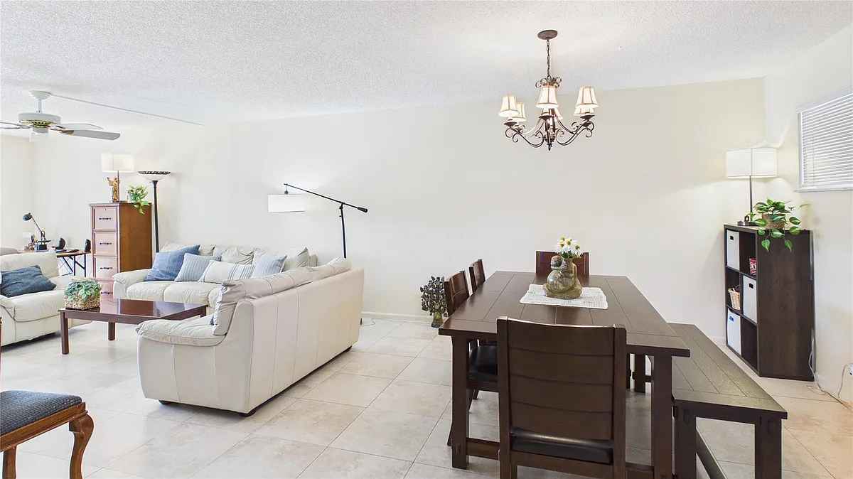 Building Photo - 381 S Hollybrook Dr #106