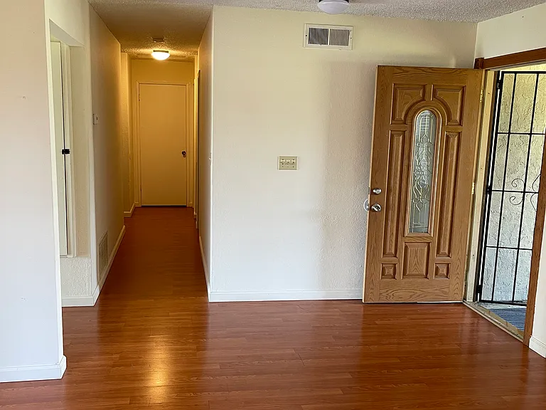 Carnation Cir — Photo 2
