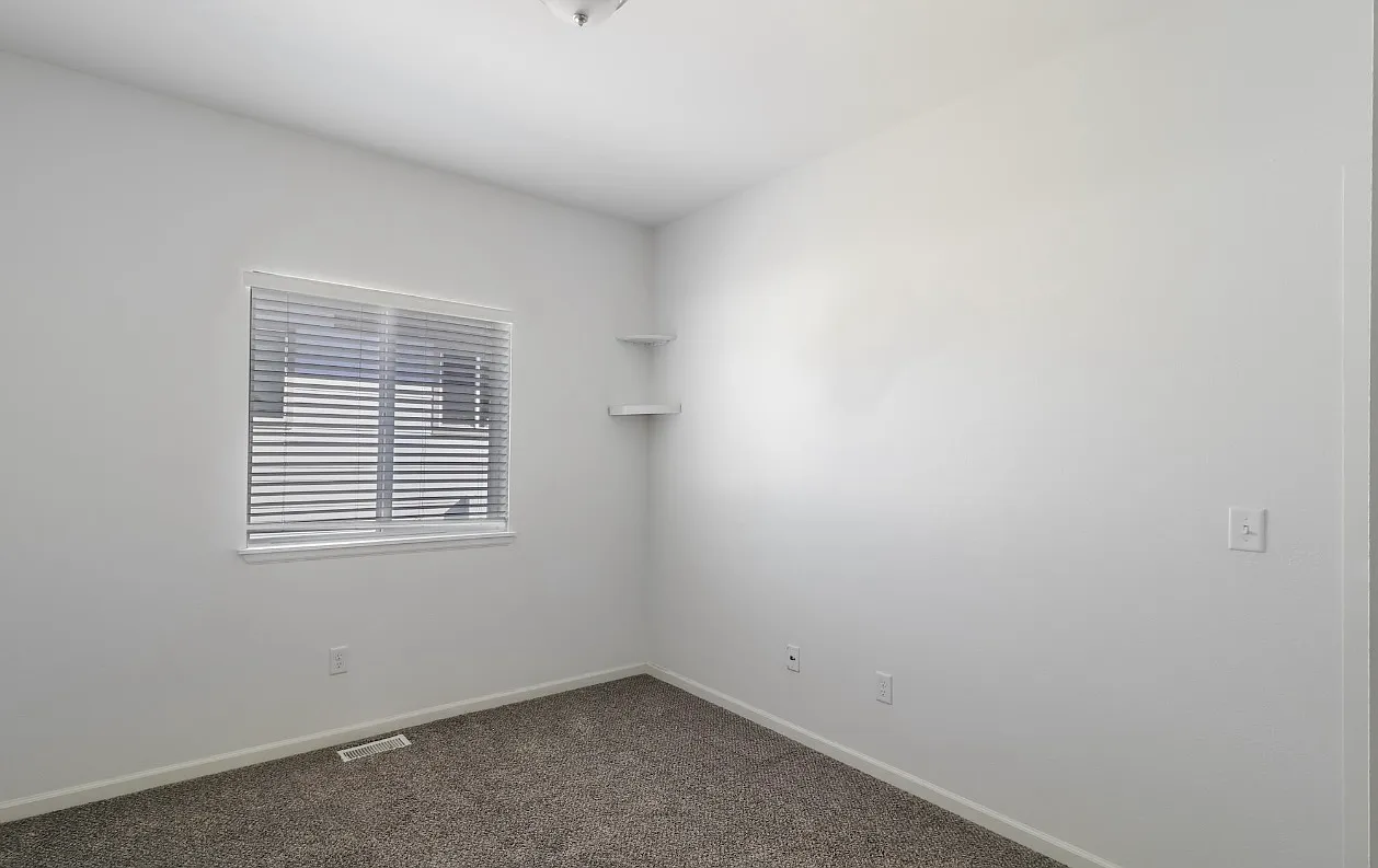 4 bed, 2241 sqft, $2,700 — Photo 2